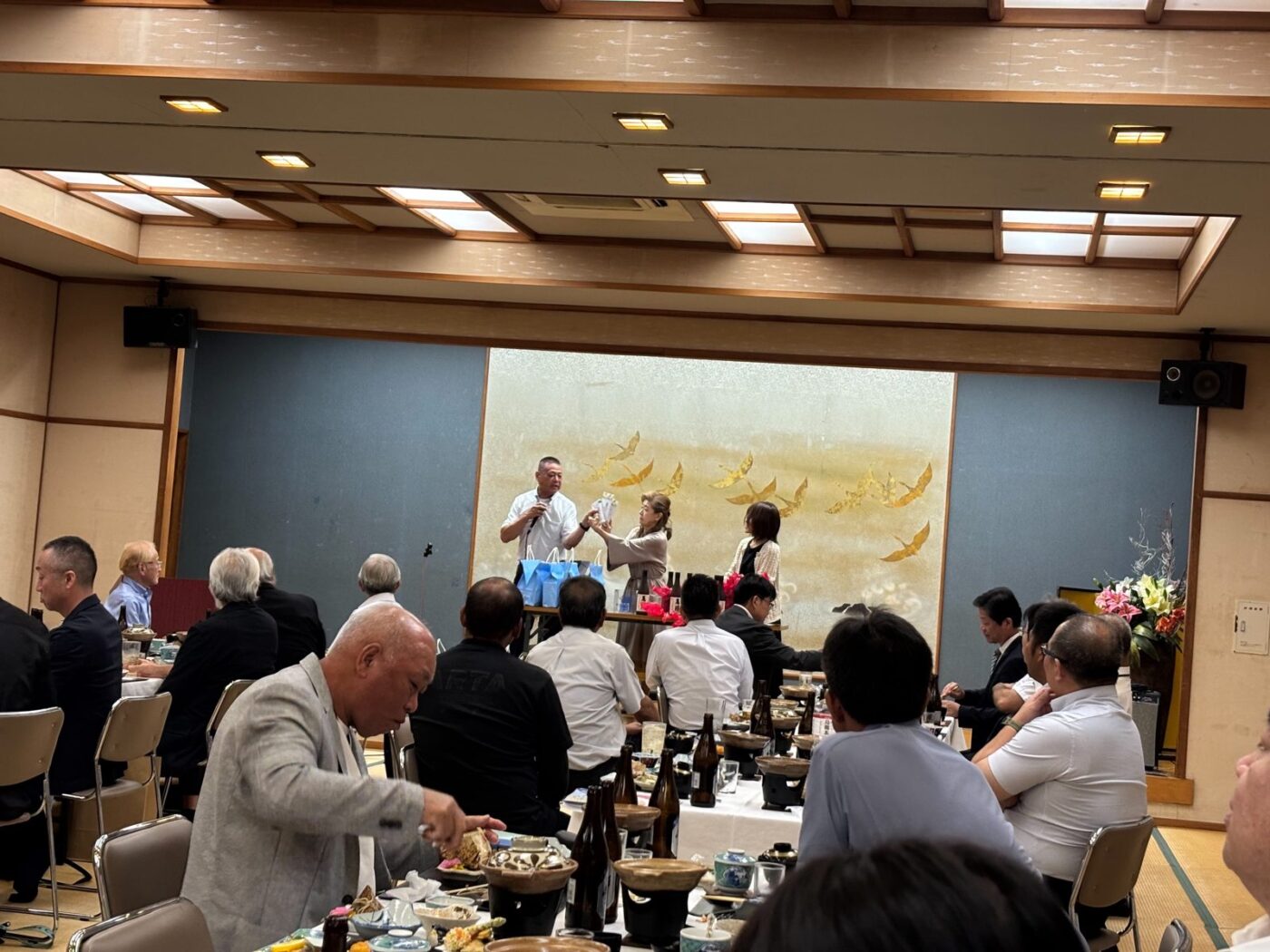 総会・懇親会の会場のようす
